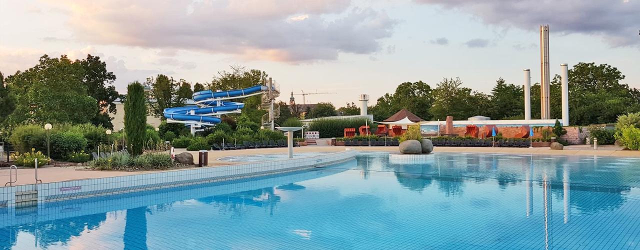 Freibad-wartet-auf-Gäste